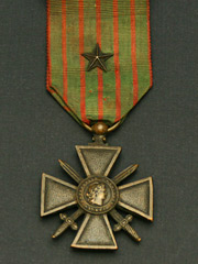 French Croix de Guerre with 5 pointed ribbon star Image 2
