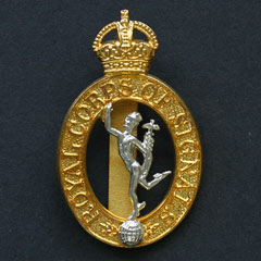 Royal Signals GVIR WW2 Issue Cap Badge Image 2
