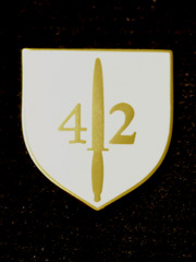 42 Commando boxed Lapel Badge