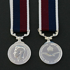 RAF Long Service Good Conduct Miniature Medal Image 2