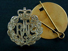 RAF Airman Queens Crown Cap Badge