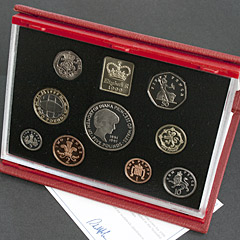 1999 Royal Mint Proof Coin Set Image 2