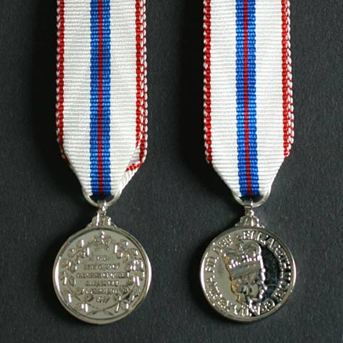 1977 Silver Jubilee EIIR Miniature Medal